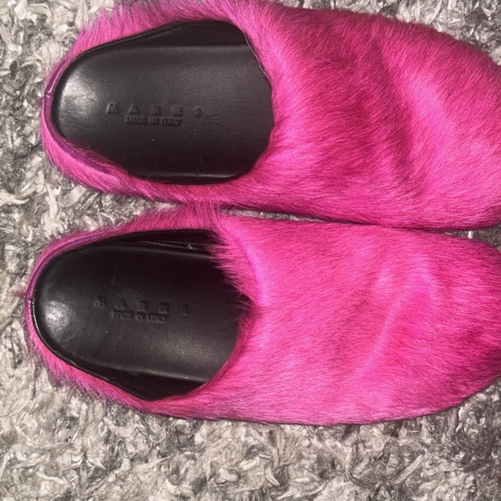 Marni slides only pickups and meetups